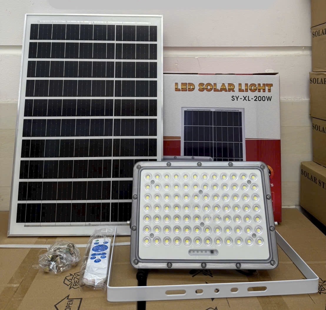 ĐÈN PHA MẮT NGỌC CHỐNG CHÓI  200W